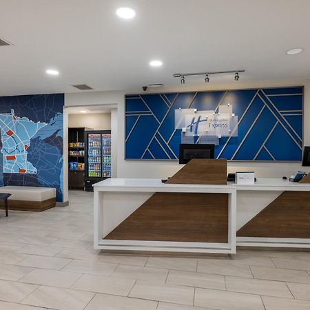 Holiday Inn Express Rochester South - Mayo Area By Ihg Екстериор снимка