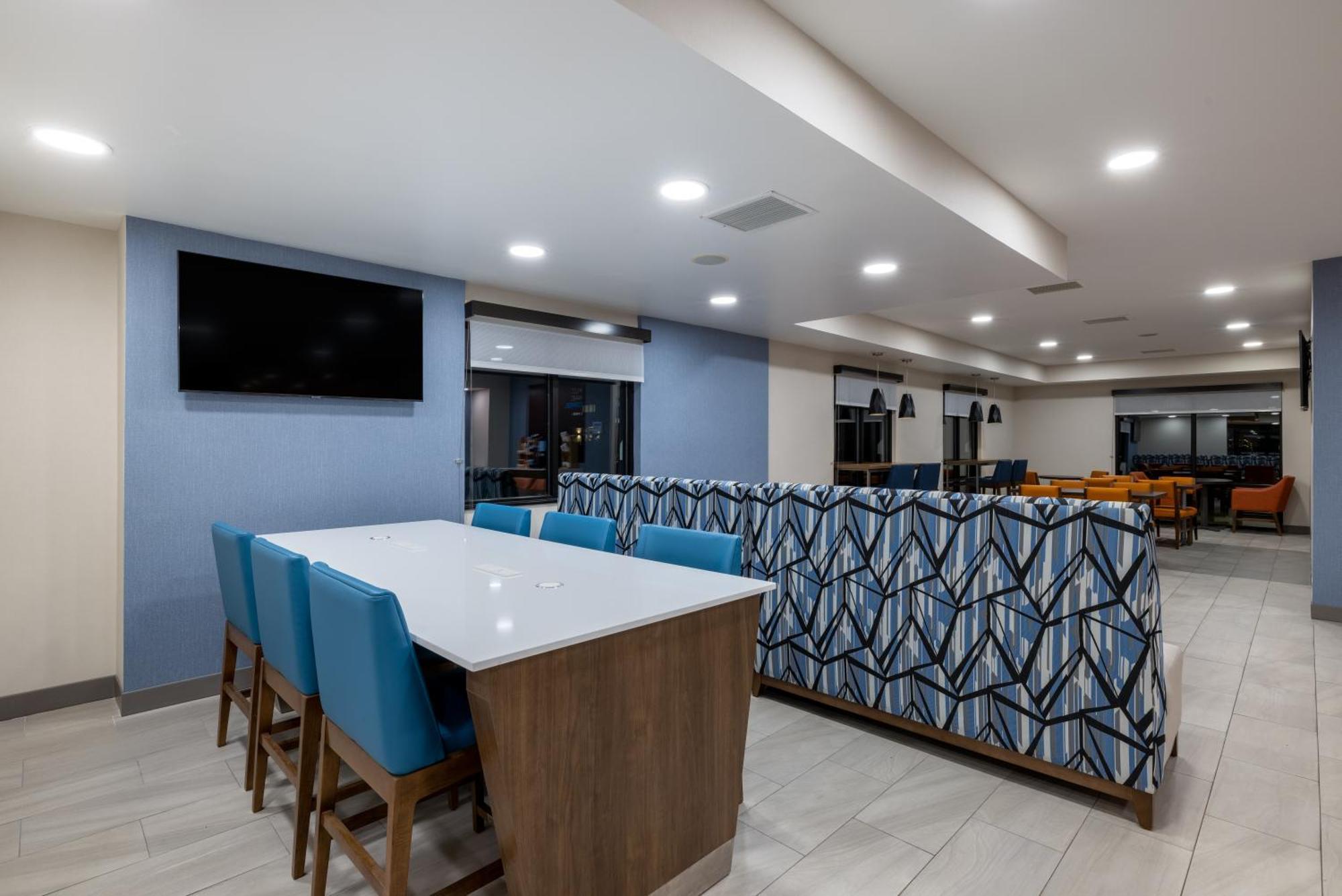 Holiday Inn Express Rochester South - Mayo Area By Ihg Екстериор снимка