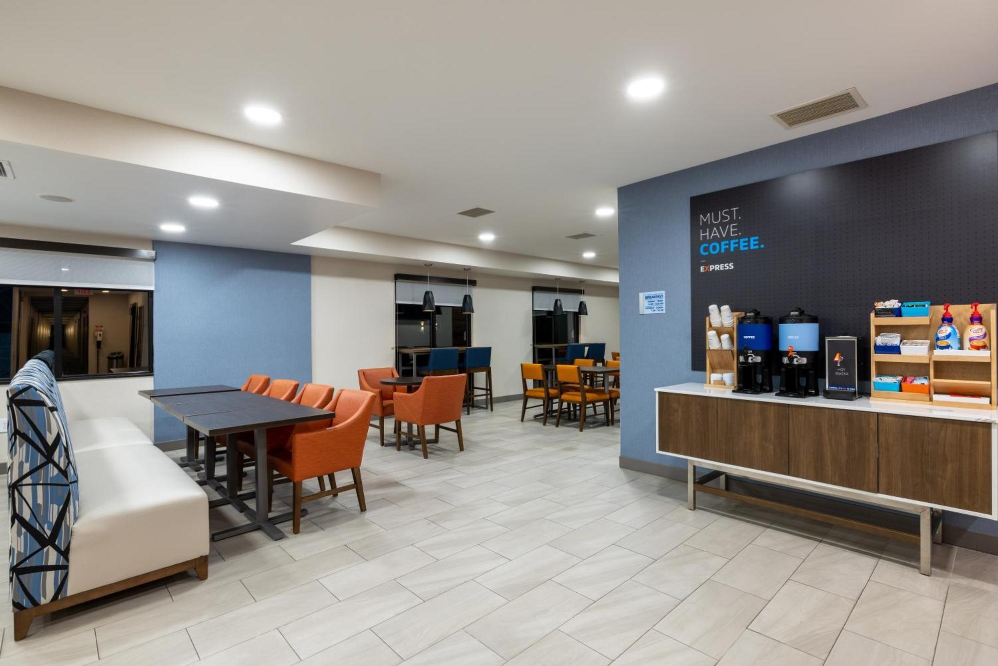 Holiday Inn Express Rochester South - Mayo Area By Ihg Екстериор снимка