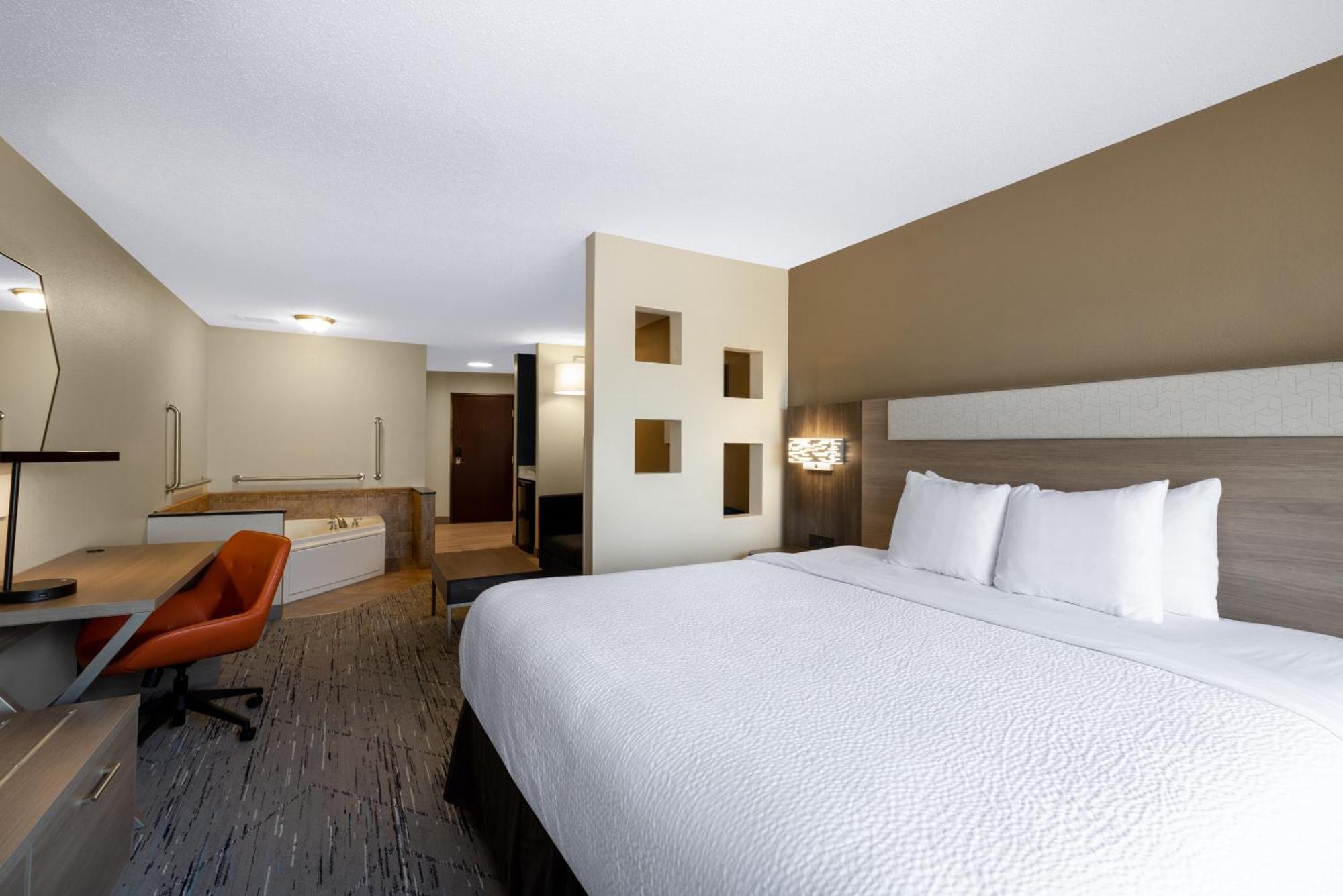 Holiday Inn Express Rochester South - Mayo Area By Ihg Екстериор снимка
